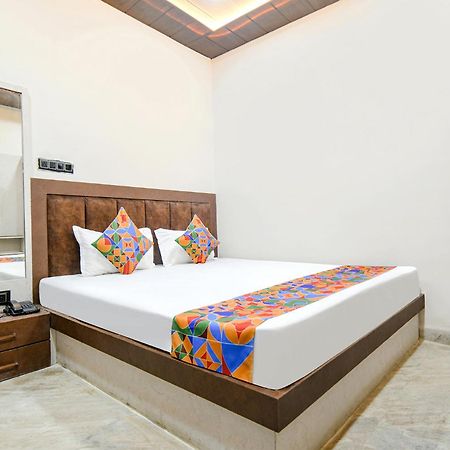 Fabhotel Shiva Grand Уджайн Екстериор снимка