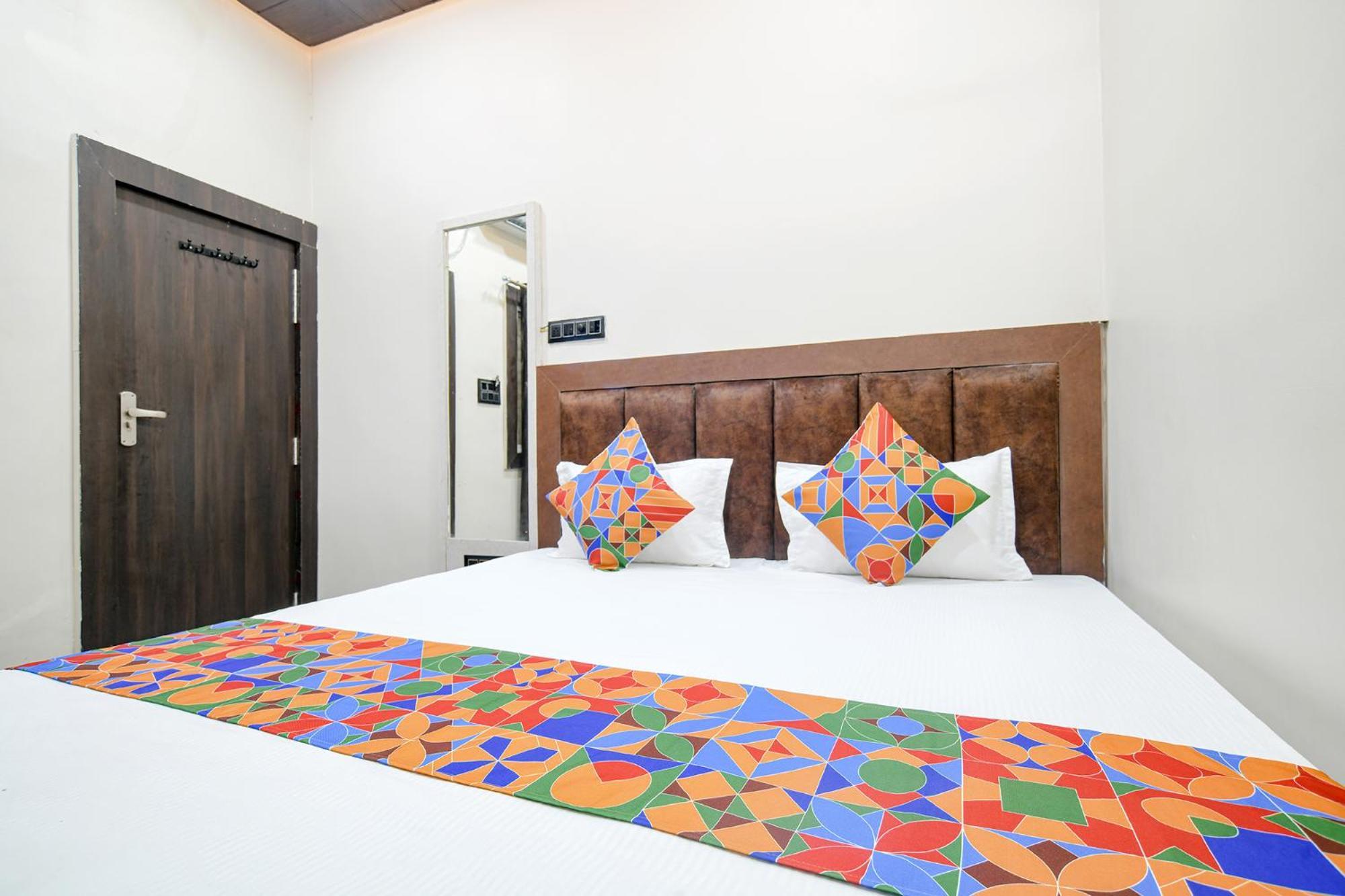 Fabhotel Shiva Grand Уджайн Екстериор снимка