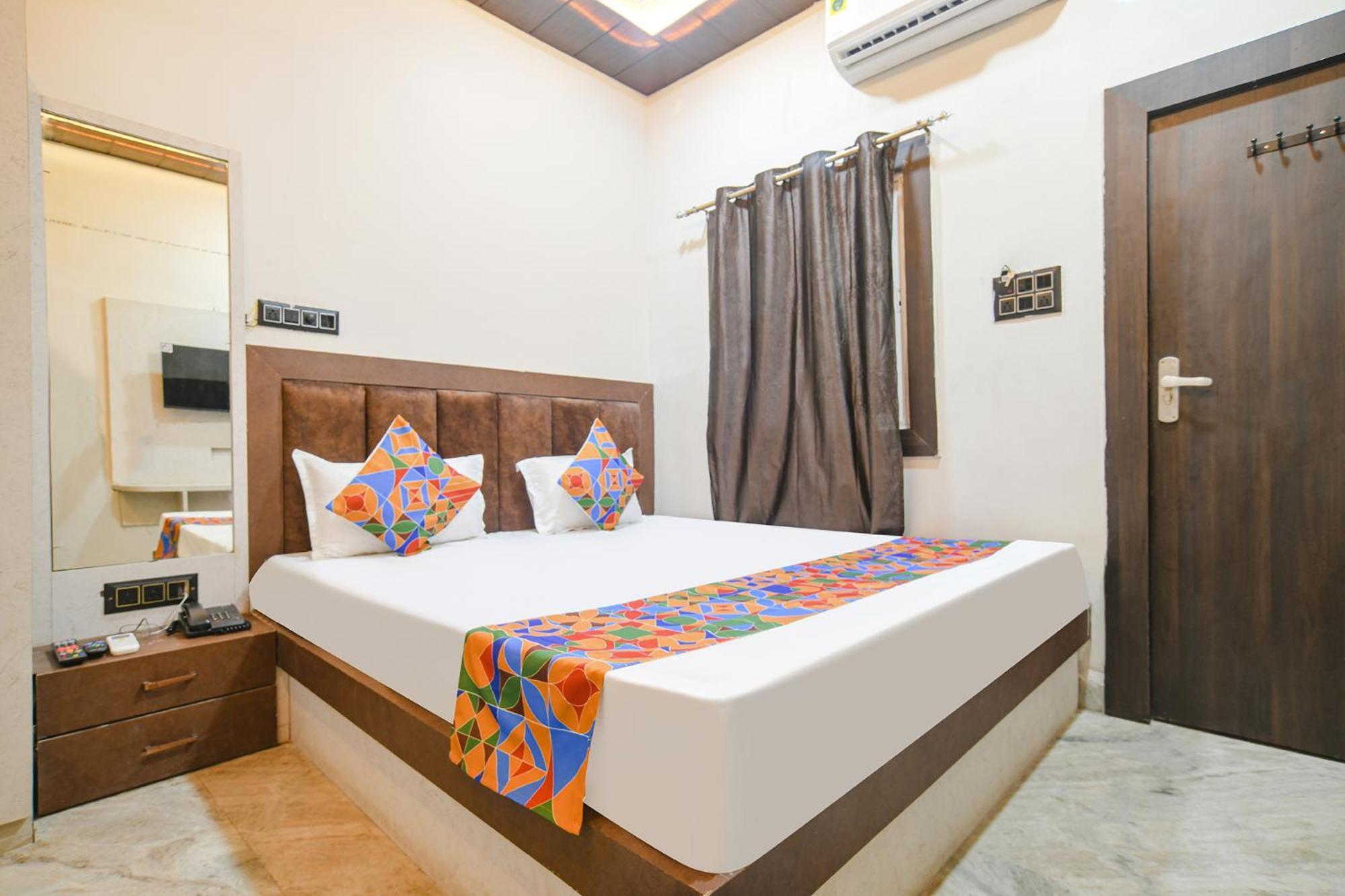 Fabhotel Shiva Grand Уджайн Екстериор снимка