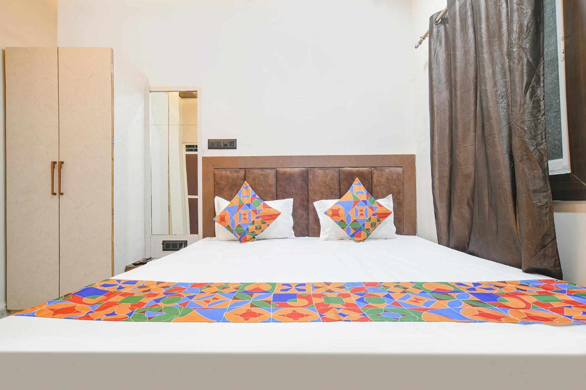 Fabhotel Shiva Grand Уджайн Екстериор снимка
