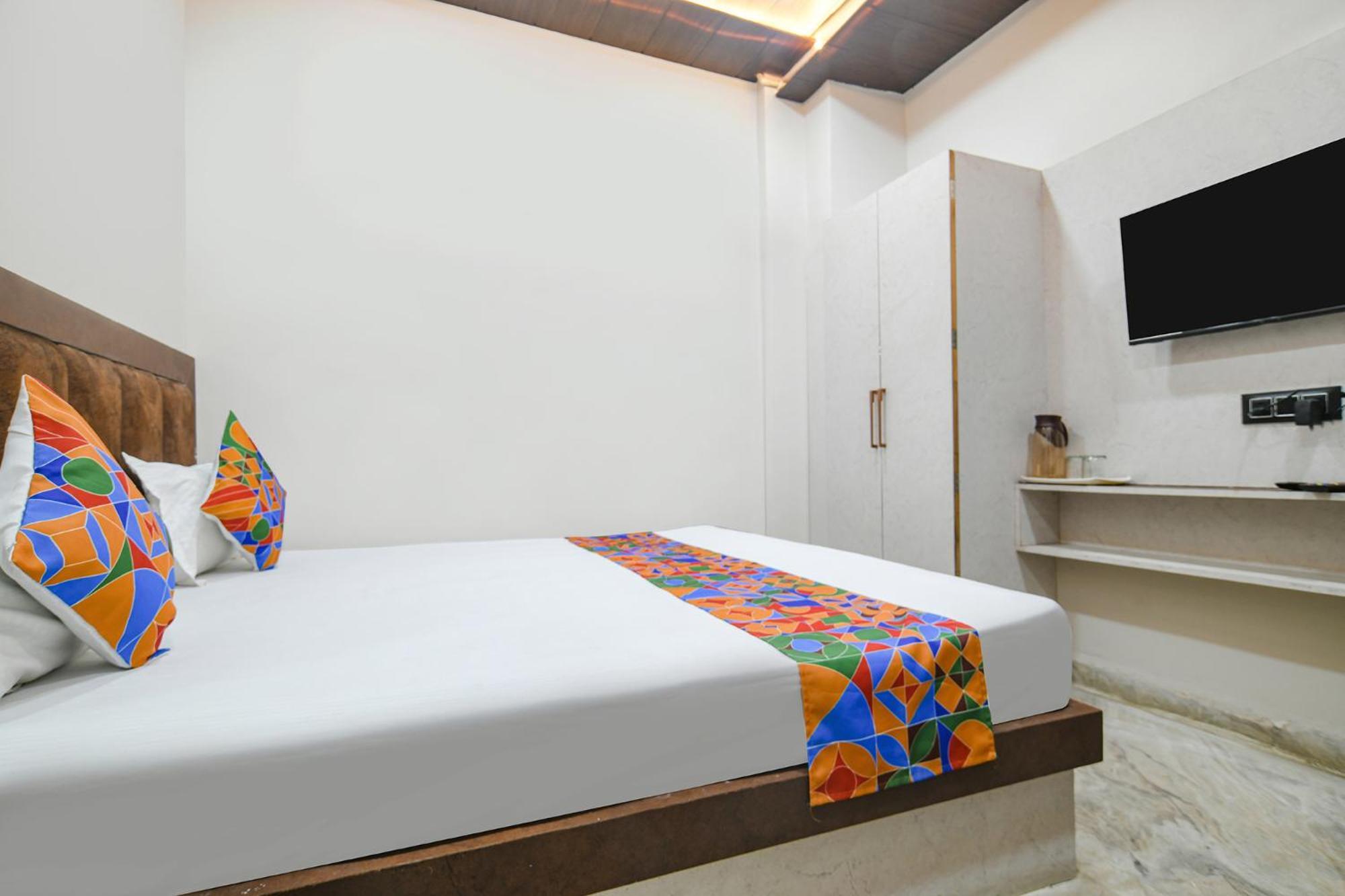 Fabhotel Shiva Grand Уджайн Екстериор снимка