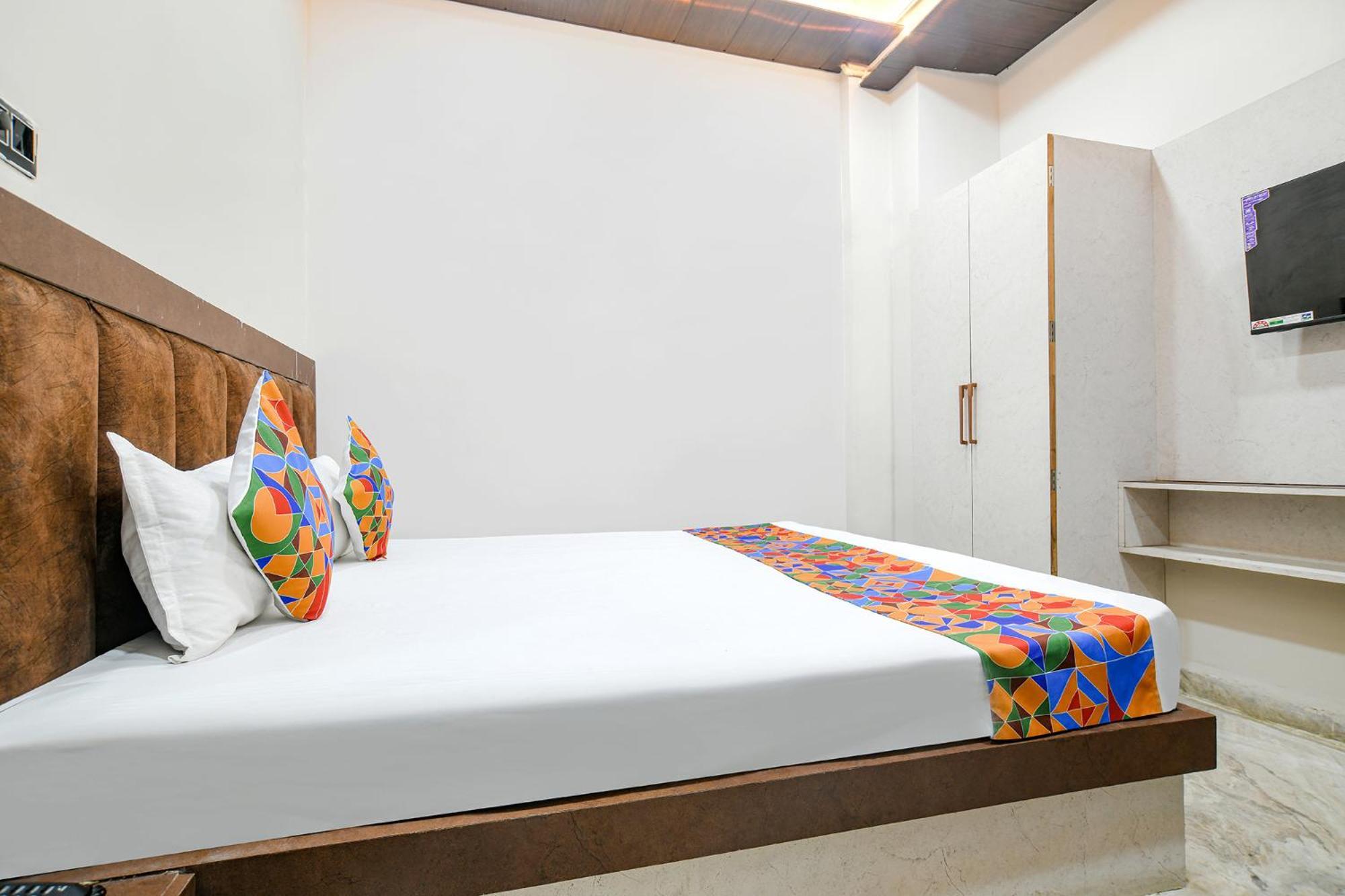 Fabhotel Shiva Grand Уджайн Екстериор снимка